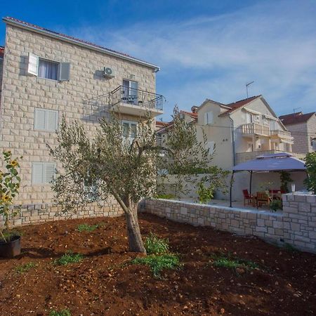 Apartments With A Parking Space Sutivan, Brac - 752 Bagian luar foto