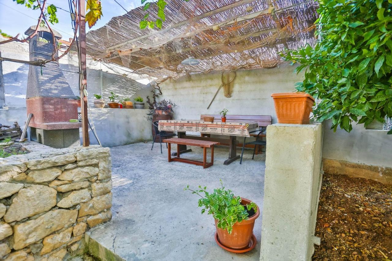 Apartments With A Parking Space Sutivan, Brac - 752 Bagian luar foto