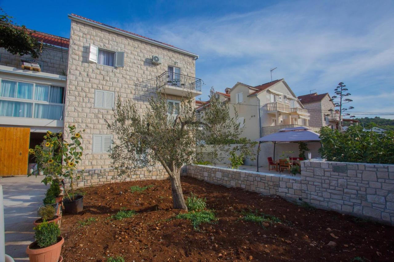 Apartments With A Parking Space Sutivan, Brac - 752 Bagian luar foto
