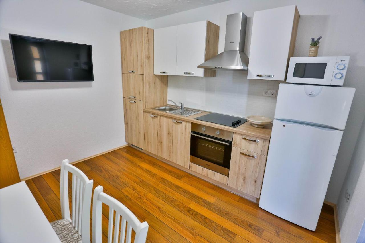 Apartments With A Parking Space Sutivan, Brac - 752 Bagian luar foto