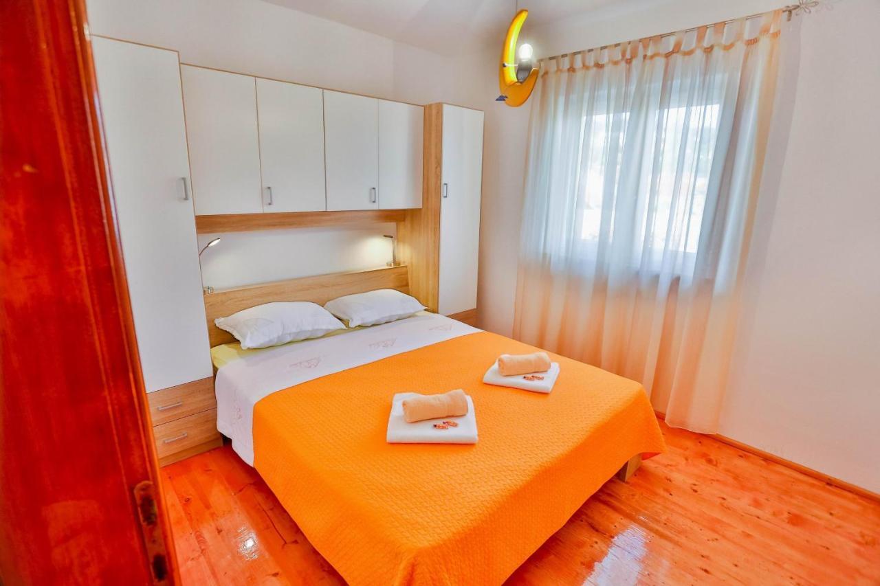 Apartments With A Parking Space Sutivan, Brac - 752 Bagian luar foto