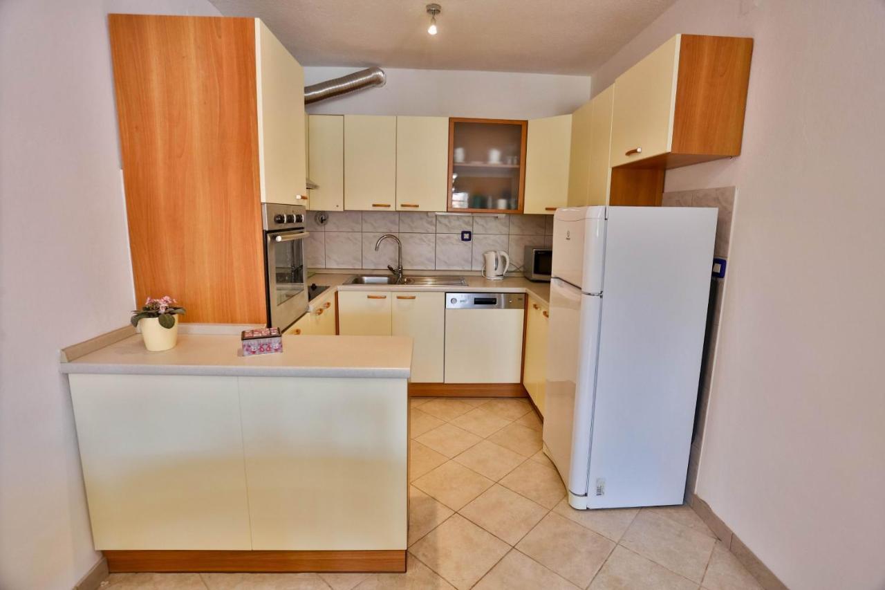Apartments With A Parking Space Sutivan, Brac - 752 Bagian luar foto