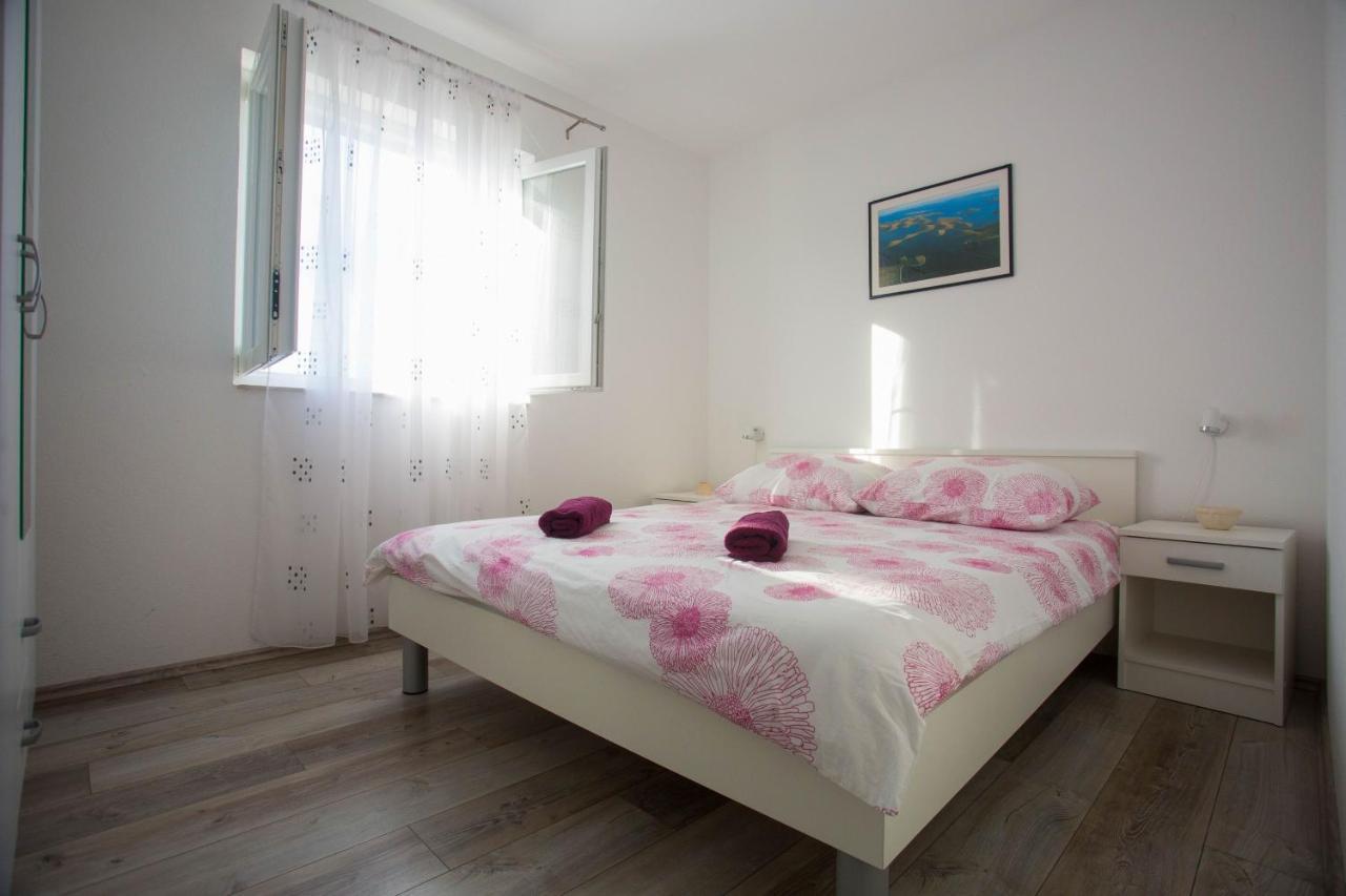 Apartments With A Parking Space Sutivan, Brac - 752 Bagian luar foto